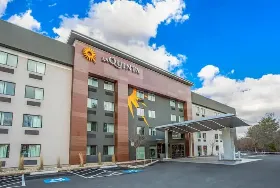 Photograph of La Quinta Inn & Suites, Windsor Locks