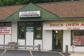 Photograph of Olde World Brick Oven Apizza, North Haven