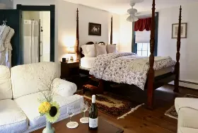 Photograph of Riverwind Inn, Deep River