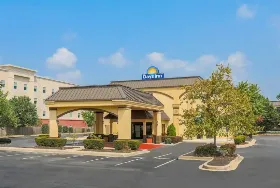 Photograph of Days Inn, Newark