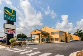 Photograph of Quality Inn, Georgetown