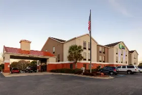 Photograph of Holiday Inn Express, Milton