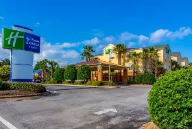Photograph of Holiday Inn Express, Destin
