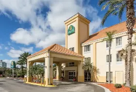 Photograph of La Quinta Inn & Suites by Wyndham Orlando Universal area, Orlando