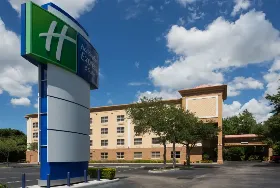 Photograph of Holiday Inn Express, Plant City