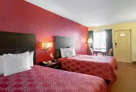 Photograph of Econo Lodge Inn & Suites, Clearwater