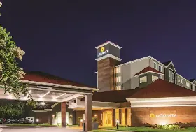 Photograph of La Quinta Inn & Suites, Orlando