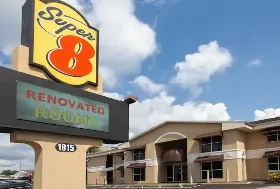 Photograph of Super 8, Kissimmee