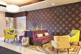 Photograph of La Quinta Inn & Suites, Tampa