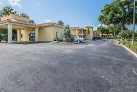 Photograph of Quality Inn & Suites Mt Dora North, Mount Dora