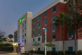 Photograph of Holiday Inn Express, Fort Lauderdale
