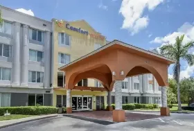 Photograph of Comfort Suites, Tamarac