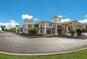 Photograph of Quality Inn, Quincy