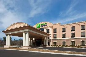 Photograph of Holiday Inn Express, Perry