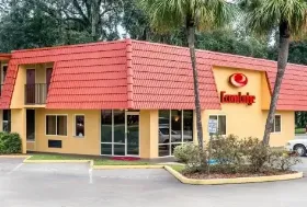 Photograph of Econo Lodge, Live Oak