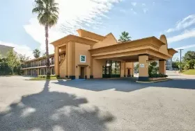 Photograph of Quality Inn, Tallahassee