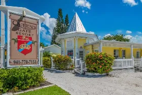 Photograph of Queen's Gate Resort, Bradenton Beach