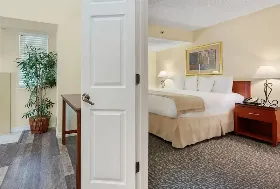 Photograph of Chase Suites Hotel Tampa, Tampa