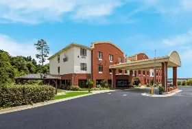 Photograph of Comfort Inn, Midway