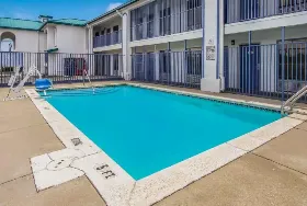 Photograph of Motel 6, Pensacola