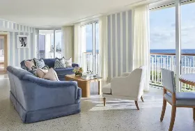 Photograph of Four Seasons, Palm Beach