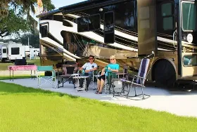 Photograph of Paradise Oaks RV Resort, Bushnell