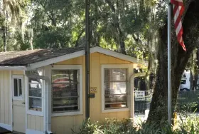Photograph of Camper's Holiday, Brooksville
