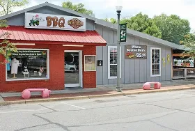 Photograph of Hub City Smokehouse And Grill, Crestview