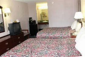 Photograph of Red Carpet Inn, Macon