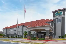 Photograph of La Quinta Inn & Suites, Macon