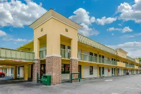 Photograph of Quality Inn, Savannah