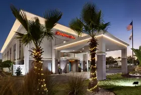 Photograph of Hampton Inn, Waycross