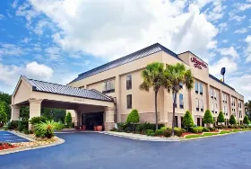 Photograph of Hampton Inn, Lake Park