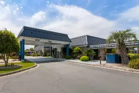 Photograph of Econo Lodge, Hinesville