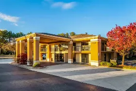 Photograph of Quality Inn, Stone Mountain