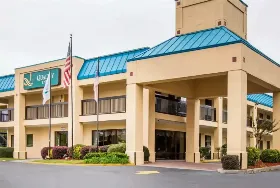 Photograph of Quality Inn, Douglasville