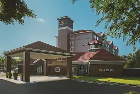 Photograph of La Quinta Inn & Suites, Alpharetta