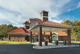 Photograph of La Quinta Inn & Suites, Conyers