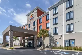 Photograph of Comfort Suites, McDonough