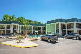 Photograph of Quality Inn, Austell