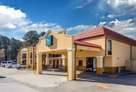 Photograph of Quality Inn, Acworth