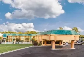 Photograph of Quality Inn, Macon