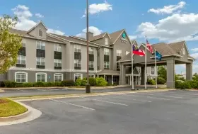 Photograph of Country Inn (Bradley Park), Columbus