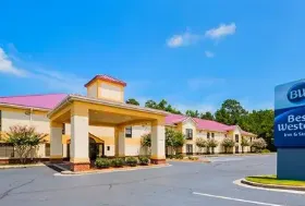 Photograph of Best Western Hiram Inn & Suites, Hiram