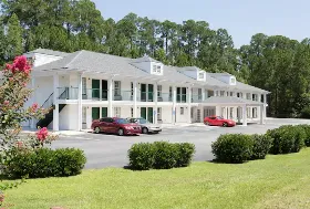 Photograph of Super 8, Statesboro