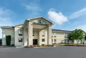 Photograph of Quality Inn, Port Wentworth