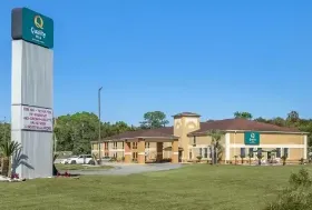 Photograph of Quality Inn, Moultrie