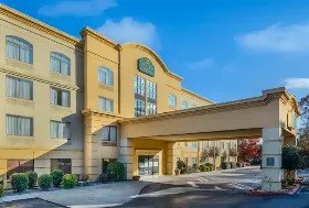 Photograph of La Quinta Inn & Suites, Dalton