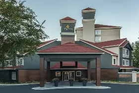Photograph of La Quinta Inn & Suites, Atlanta