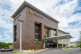 Photograph of La Quinta Inn & Suites, Tifton